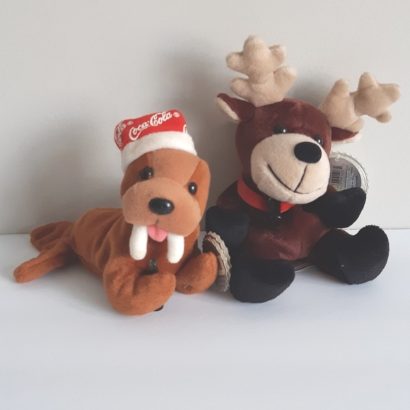 2 Coca-Cola bean bag plush animals - reindeer and walrus - Picture 1 of 14